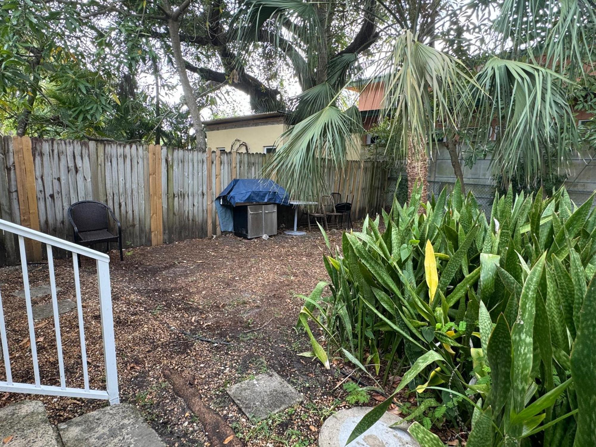 מיאמי Key West Style Historic Home In Coconut Grove Florida, The Blue House מראה חיצוני תמונה